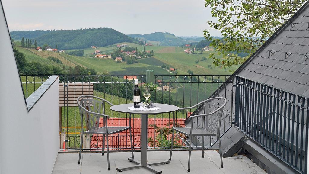 Hotel Weinrefugium Brolli Gamlitz Exterior foto